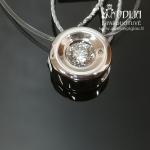 pakabukas su briliantu