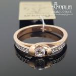 Auksinis žiedas su akmenukais