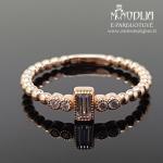 Auksinis žiedas su akmenukais