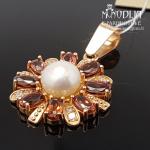 Auksinis pakabukas su perlu