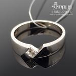 Balto aukso žiedas su deimantu