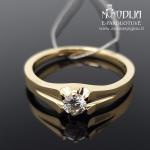 Žiedas su briliantu, geltono aukso