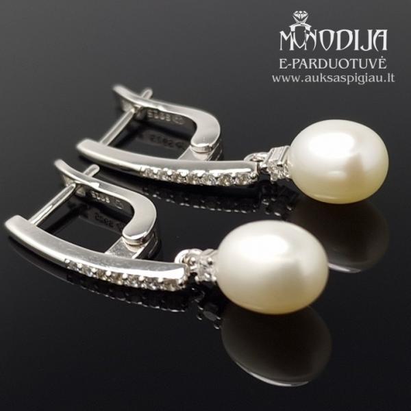 Kabantys sidabriniai auskarai su perlais ir akmenukais