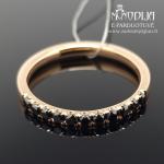Su juodais deimantais auksinis žiedas
