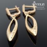 Kabantys auksiniai auskarai