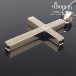 Kryželis su baltais ir juodais deimantais