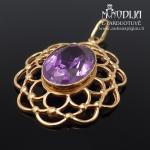 Auksinis pakabukas su akmenuku