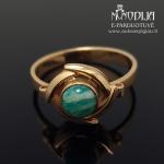 Auksinis žiedas su žalia akute