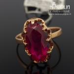 Auksinis žiedas su raudona akute