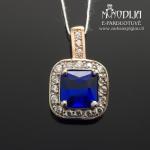 Auksinis pakabukas su akmenukais