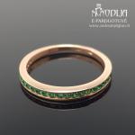 Auksinis žiedas su žaliomis akutėmis