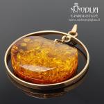 Auksinis pakabukas su gintaru