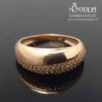 Auksinis žiedas su akmenukais