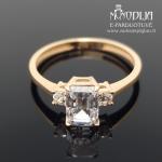 Auksinis žiedas su akmenukais