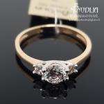 Auksinis žiedas su akmenukais