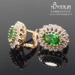 Auksiniai auskarai su žaliais akmenukais