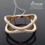 Raudono aukso žiedas su briliantais