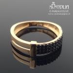 Auksinis žiedas su akmenukais