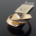 Auksinis žiedas su tarpeliu