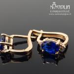 Auksiniai auskarai su mėlynais akmenukais