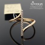 Platus auksinis žiedas su baltais akmenukais