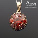 Auksinis pakabukas su granoto akutėmis