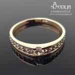 Auksinis žiedas su akmenukais