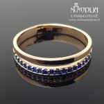 Auksinis žiedas su mėlynais akmenukais
