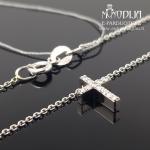 Balto aukso grandinėlė su Kryželiu ir baltais briliantais