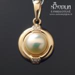 Auksinis pakabukas su perlu