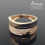 Auksinis žiedas su akmenukais