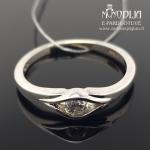 Balto aukso žiedas su baltu briliantu