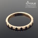 Auksinis žiedas su akutėmis