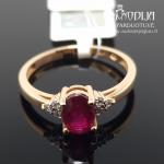 Auksinis žiedas su briliantais ir rubinu