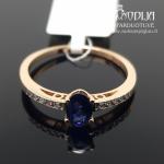 Auksinis žiedas su briliantais ir safyru