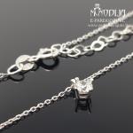 Balto aukso grandinėlė su balta akute