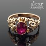 Auksinis žiedas su raudona akute