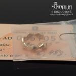 Užspaudžiamas auksinis auskaras