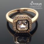 Auksinis žiedas su baltomis akutėmis