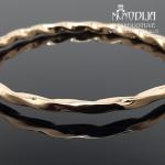 Standi auksinė apyrankė