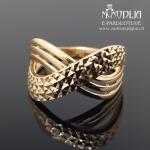 Graviruotas auksinis žiedas