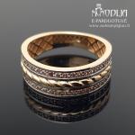 Auksinis žiedas su akmenukais