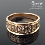 Auksinis žiedas su akutėmis