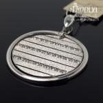 Sidabrinis pakabukas su akmenukais