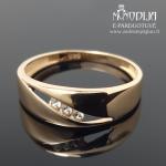 Auksinis žiedas su akutėmis