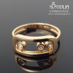 Auksinis žiedas su akmenukais