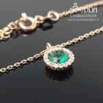 Auksinė grandinėlė su žalia akute