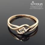 Auksinis žiedas su balta akute