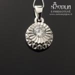 Sidabrinis pakabukas su balta akute