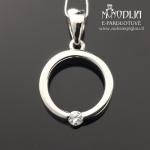 Sidabrinis pakabukas su balta akute